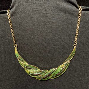 Stylish Choker in Shades of Greens and Gold